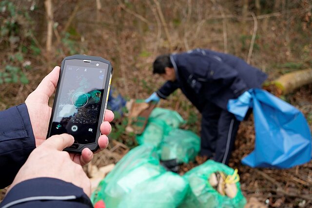 Die Waste Watcher im Einsatz: Wilder Müll in der Natur - copyright:Stadt Pforzheim