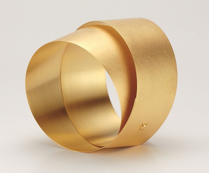 Bracelet »TIRA«, Gold  Ulla + Martin Kaufmann, 2015