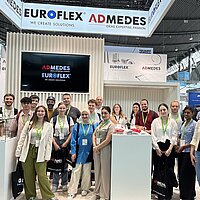 Gruppenfoto am Stand von Euroflex und Admedes