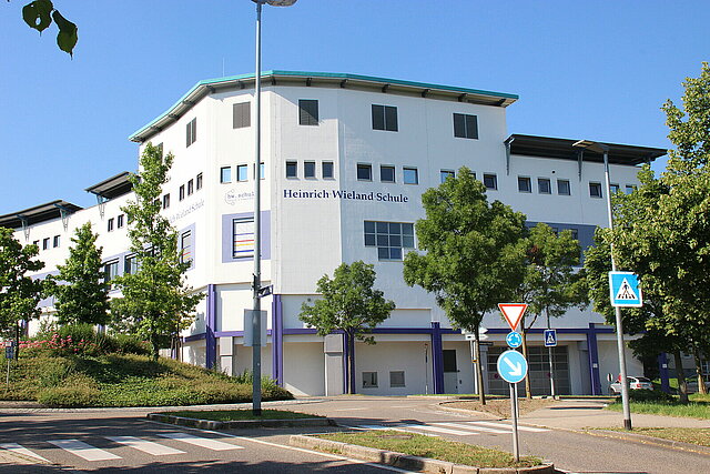 Außenansicht Heinrich-Wieland-Schule