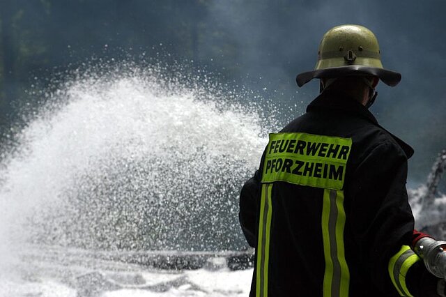 Symbolbild: Feuerwehralltag | Wasser marsch!