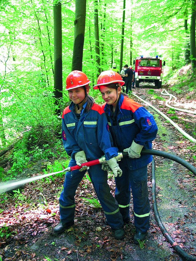 Symbolbild: Feuerwehralltag | Übung im Wald