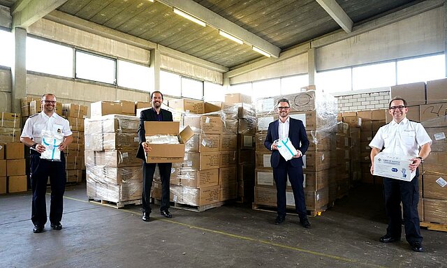 v.l. Kreisbrandmeister Carsten Sorg, Landrat Bastian Rosenau, Oberbürgermeister Peter Boch, Feuerwehrkommandant Sebastian Fischer