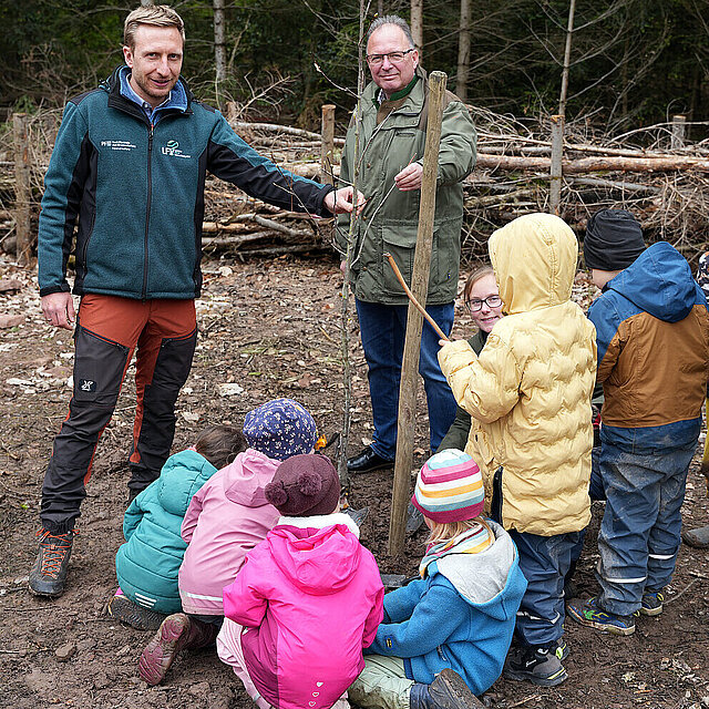 Baumpflanzung am Waldklassenzimmer