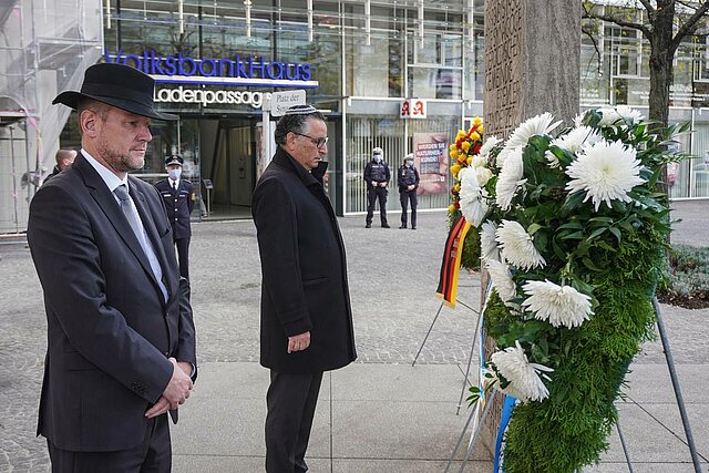 Stille Krankniederlegung im Gedenken an die Reichpogromnacht