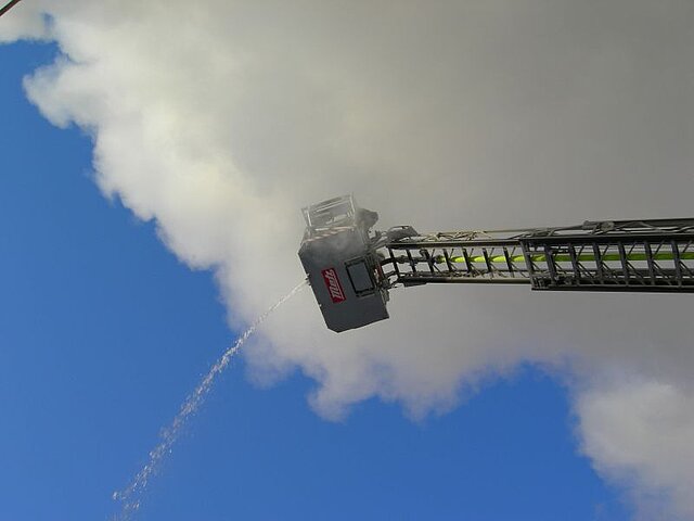 Symbolbild: Feuerwehralltag | Drehleiter