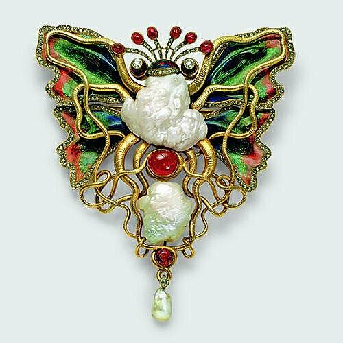 » Octopus and Butterfly« brooch, Design by Wilehlm Lukas von Cranach, Berlin 1899/1900, photo Günter Meyer » Octopus and Butterfly« brooch, Design by Wilehlm Lukas von Cranach, Berlin 1899/1900, photo Günter Meyer