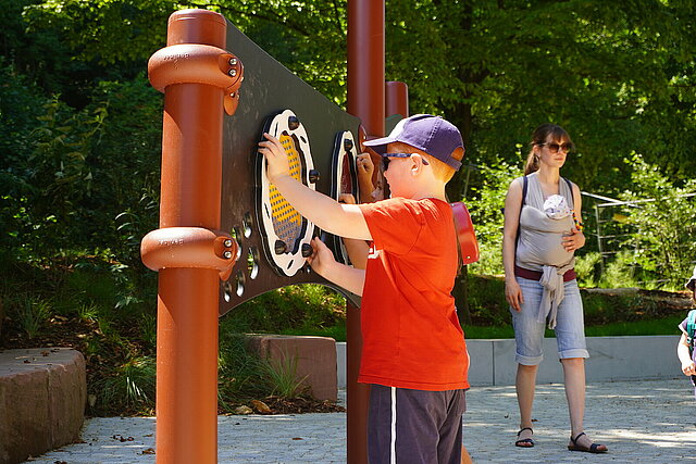 Spielgeräte Spielplatz Dillweißenstein