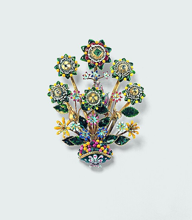 Picture of Agraffe in the shape of a bouquet, gold, an emerald, diamonds, enamel, Germany, about 1620–1630