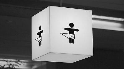 Hinweisschild Wickelplatz