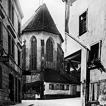 Historisches Bild der Barfüssergasse, im Hintergrund die Kirche (1925) - copyright:Stadtarchiv Pforzheim – Institut für Stadtgeschichte S1-4-20-R-18