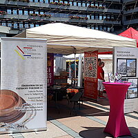 Fest der Vereine auf dem Marktplatz (Foto: Dr. K. Deecke)