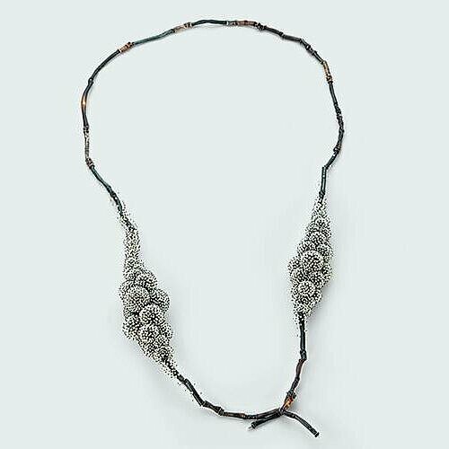 »Frozen« necklace, Sam Tho Duong, Pforzheim, 2009, photo Winfried Reinhardt »Frozen« necklace, Sam Tho Duong, Pforzheim, 2009, photo Winfried Reinhardt