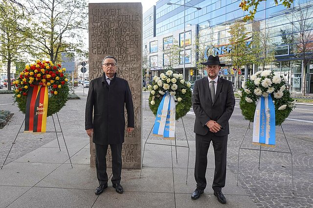 Stille Krankniederlegung im Gedenken an die Reichpogromnacht