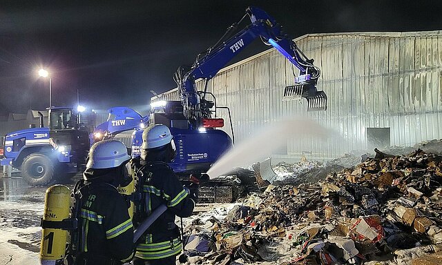 Grossbrand einer Lagerhalle