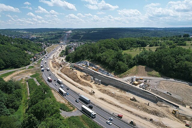 Autobahn 8