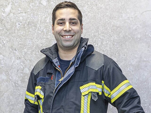 Interview Pforzheimer Zeitung und Brandmeister der Berufsfeuerwehr Pforzheim - copyright:PZ, Meyer