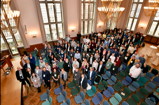 Gruppenfoto der Anwesenden beim 2. Kongress der Modellprojekte Smart Cities (MPSC) in Hamburg
