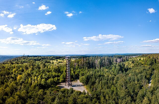 Mit Blick aus der Vogelperspektive nach Norden über Huchenfeld und Pforzheim bis zum Stromberg - Foto: Pierre Johne