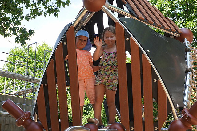 Spielgeräte Spielplatz Dillweißenstein