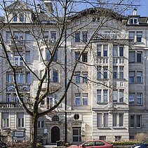 Farbfoto: Die Wohnfabrikhäuser mit Jugendstilfassade in der Bleichstraße 92/94 im Jahr 2017. - copyright:Fotoverlag Günter Beck