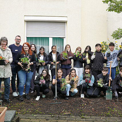Gruppenbild der Schüler von vorne - copyright:Stadt Pforzheim