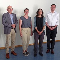 Die Kooperationspartner Löbliche Singergesellschaft von 1501 (Kai Adam), DDR-Museum (Dr. Sinja Gerdes) und Stadtarchiv (Dr. Klara Deecke) mit dem Referenten Dr. Christian Könne 