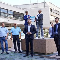 Gruppen Bild - WLAN auf dem Marktplatz