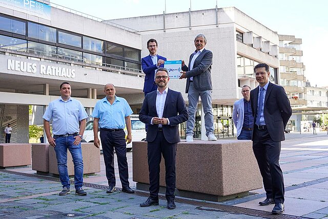 Gruppen Bild - WLAN auf dem Marktplatz