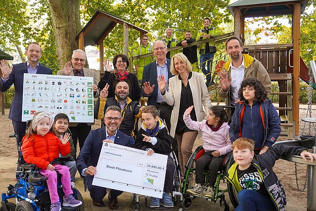 Inklusives Spielgerät wird eingeweiht
