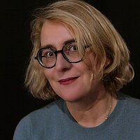 farbiges Portraitfoto von Friederike Zobel