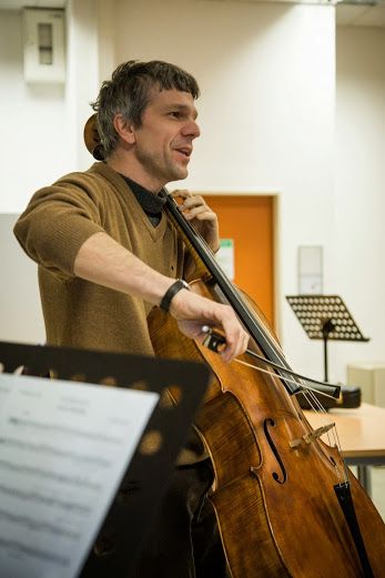 Tobias Bonz mit Cello